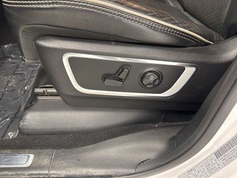 Used 2019 RAM 1500 Laramie image 16