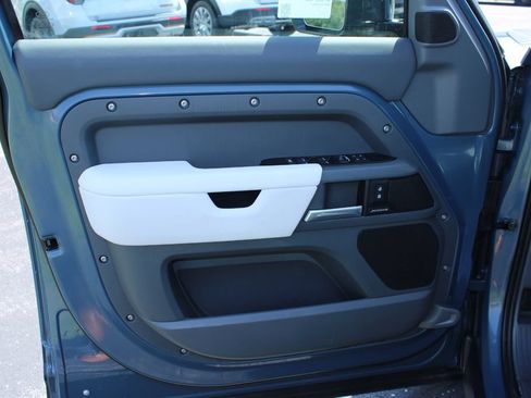 Used 2025 Land Rover Defender 110 S AWD/4WD image 39
