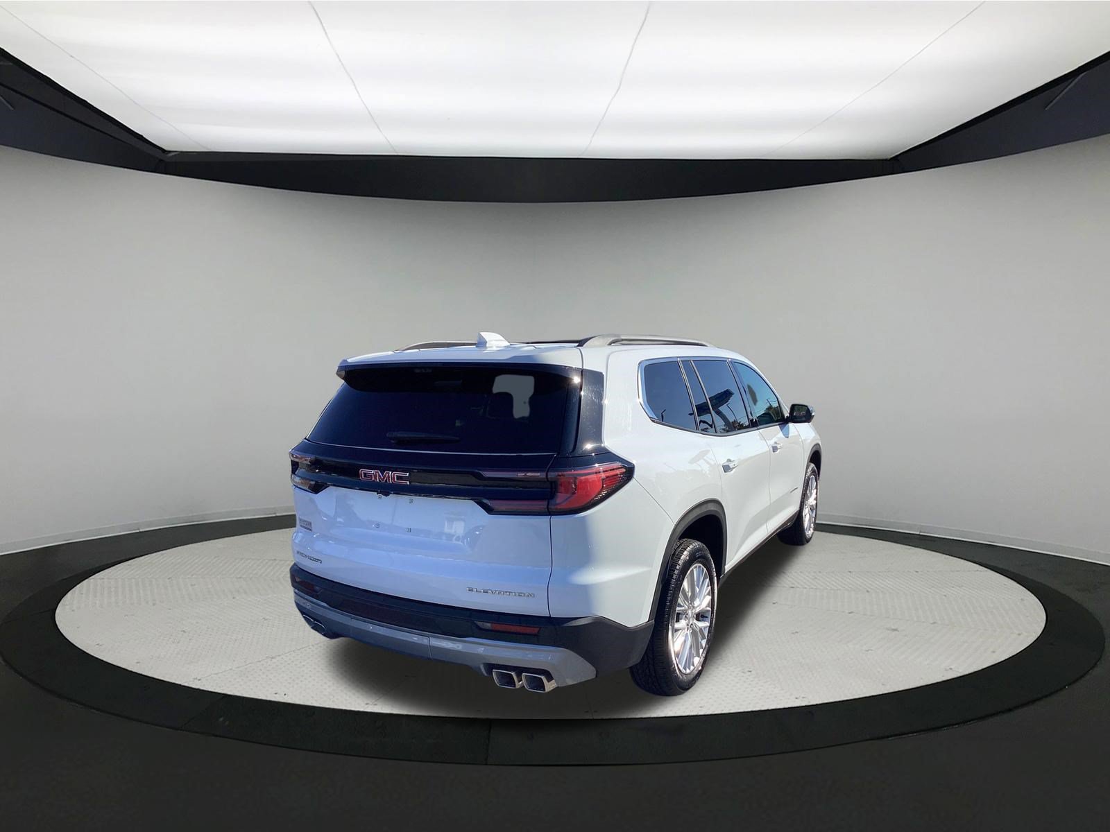 Used 2026 GMC Acadia Elevation w/ Elevation Premium Package FWD image 8