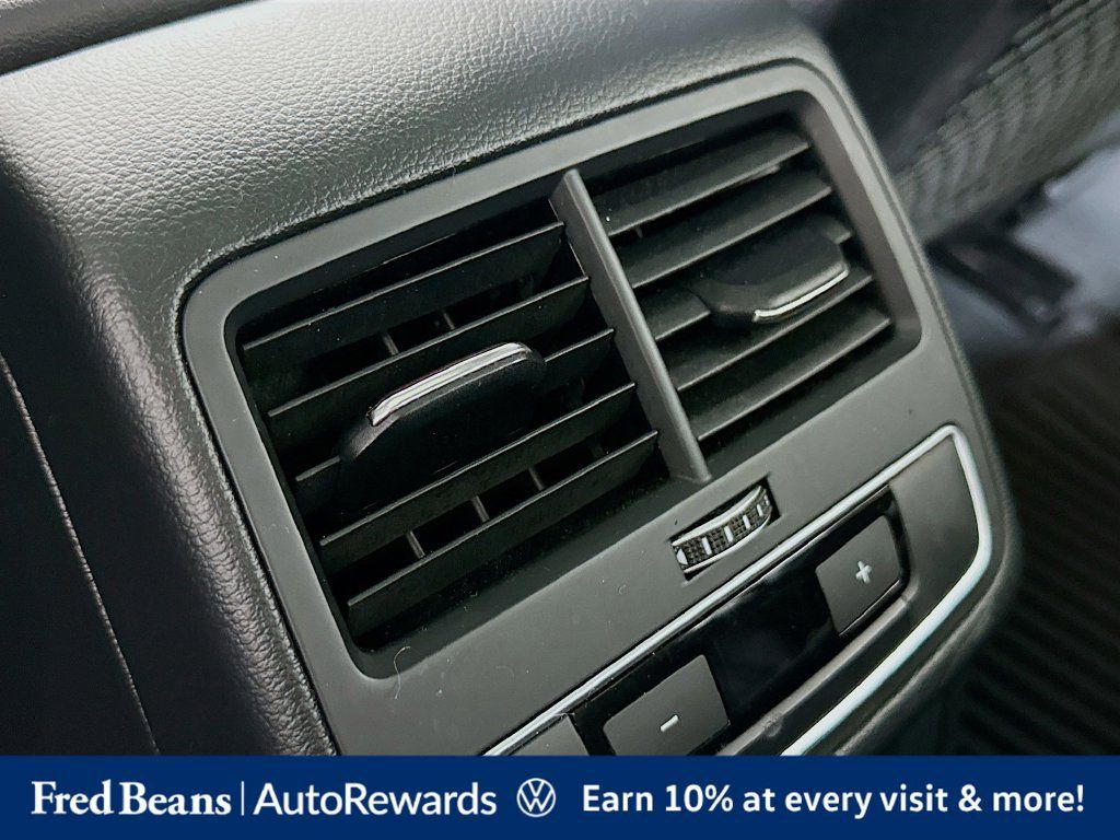 Used 2023 Audi A4 2.0T Premium w/ Convenience Package AWD/4WD image 31