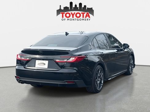 Used 2025 Toyota Camry XLE image 4