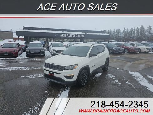 Used 2021 Jeep Compass Latitude image 1