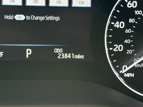 Certified 2024 Toyota Sienna Platinum image 30