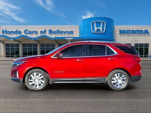 Used 2022 Chevrolet Equinox Premier image 2