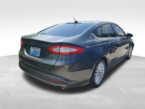 Used 2015 Ford Fusion SE FWD image 3
