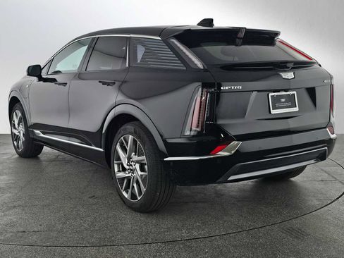 New 2026 Cadillac Optiq Luxury 1 image 5