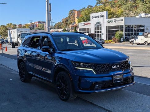 Certified 2023 Kia Sorento SX image 4