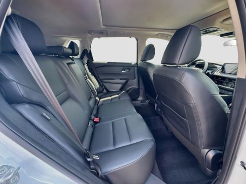 Used 2026 Nissan Rogue SV w/ SV Premium Package FWD image 29