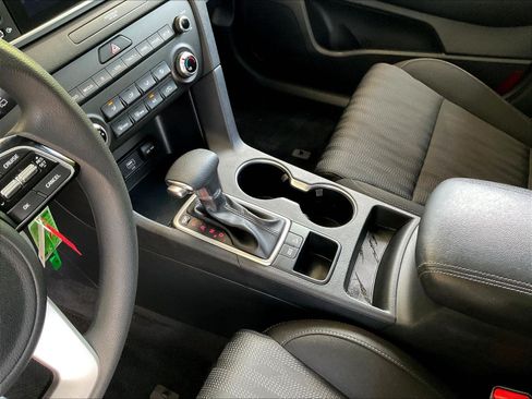 Used 2020 Kia Sportage LX FWD image 17
