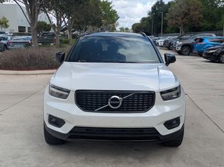 Used 2021 Volvo XC40 T5 R-Design video 2