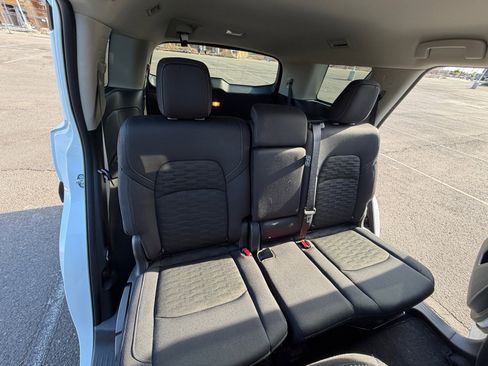 Certified 2025 Nissan Pathfinder SV image 18