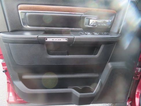 Used 2017 RAM 1500 Laramie image 13