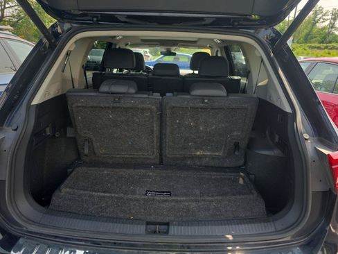 Used 2023 Volkswagen Tiguan SE w/ Panoramic Sunroof Package FWD image 8