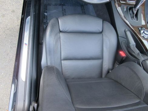 Used 2013 BMW 335i Convertible image 11