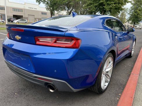 Used 2016 Chevrolet Camaro LT RWD image 4