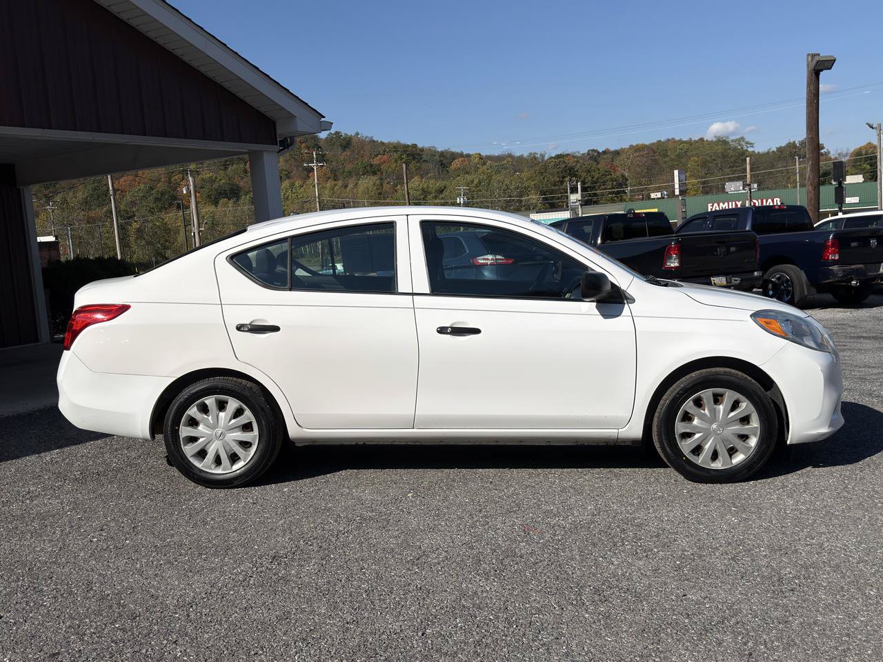 Used 2012 Nissan Versa S FWD image 8