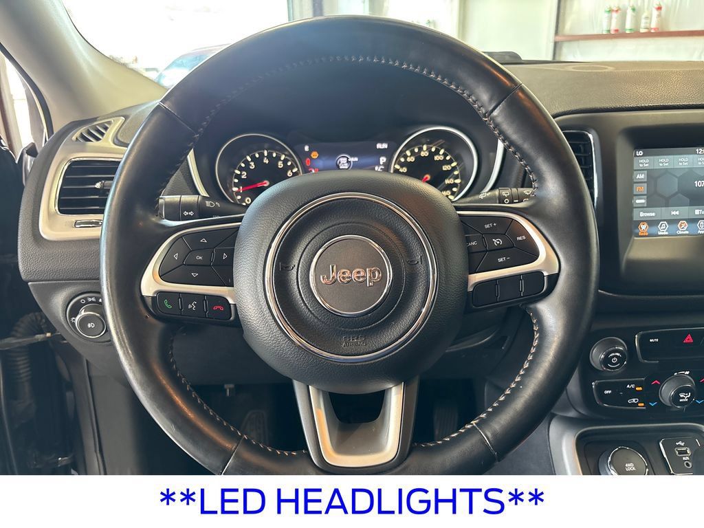 Used 2018 Jeep Compass Latitude w/ Popular Equipment Group AWD/4WD image 22