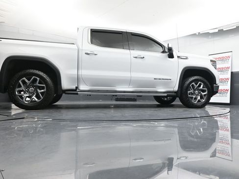 Used 2024 GMC Sierra 1500 SLT w/ SLT Premium Plus Package image 38