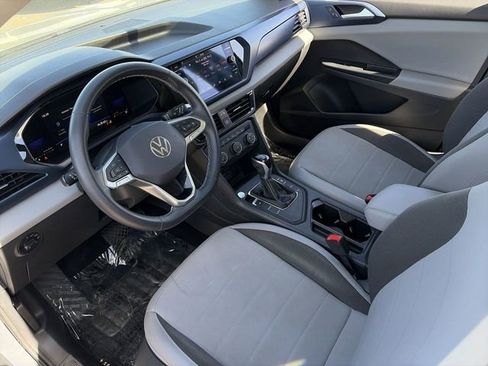 Used 2022 Volkswagen Taos SE w/ Panoramic Sunroof Package image 19