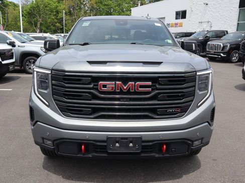 Used 2023 GMC Sierra 1500 AT4 w/ AT4 Preferred Package AWD/4WD image 3