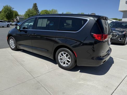 Used 2023 Chrysler Voyager LX FWD image 6