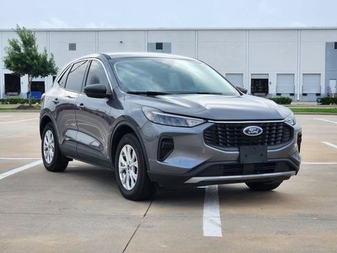 Used 2024 Ford Escape Active FWD image 3