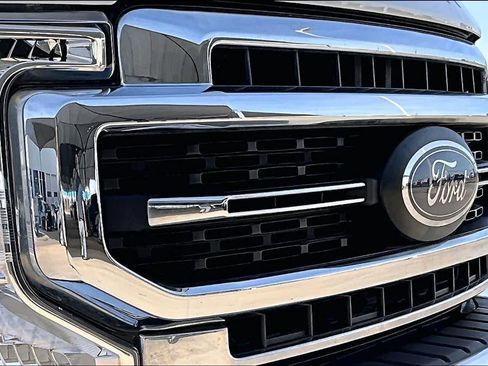 Used 2020 Ford F250 Lariat w/ Lariat Value Package image 28