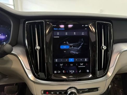 Certified 2024 Volvo S60 B5 Core image 24