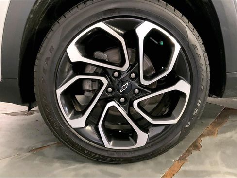 Used 2024 Chevrolet Trax RS w/ Driver Confidence Package FWD image 9