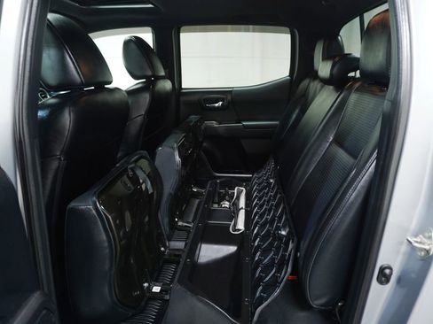 Used 2019 Toyota Tacoma TRD Off-Road image 13