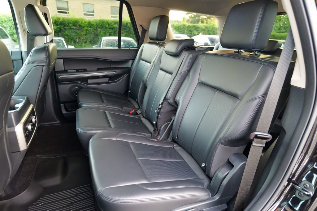 Used 2023 Ford Expedition XLT AWD/4WD image 26