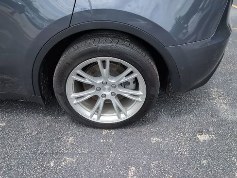 Used 2022 Tesla Model Y Long Range AWD/4WD image 7