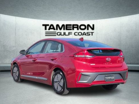 Used 2022 Hyundai Ioniq SE image 3