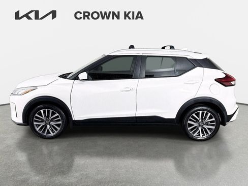Used 2024 Nissan Kicks SV w/ Exterior Package FWD image 9