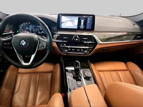 Used 2023 BMW 530i w/ Premium Package RWD image 13