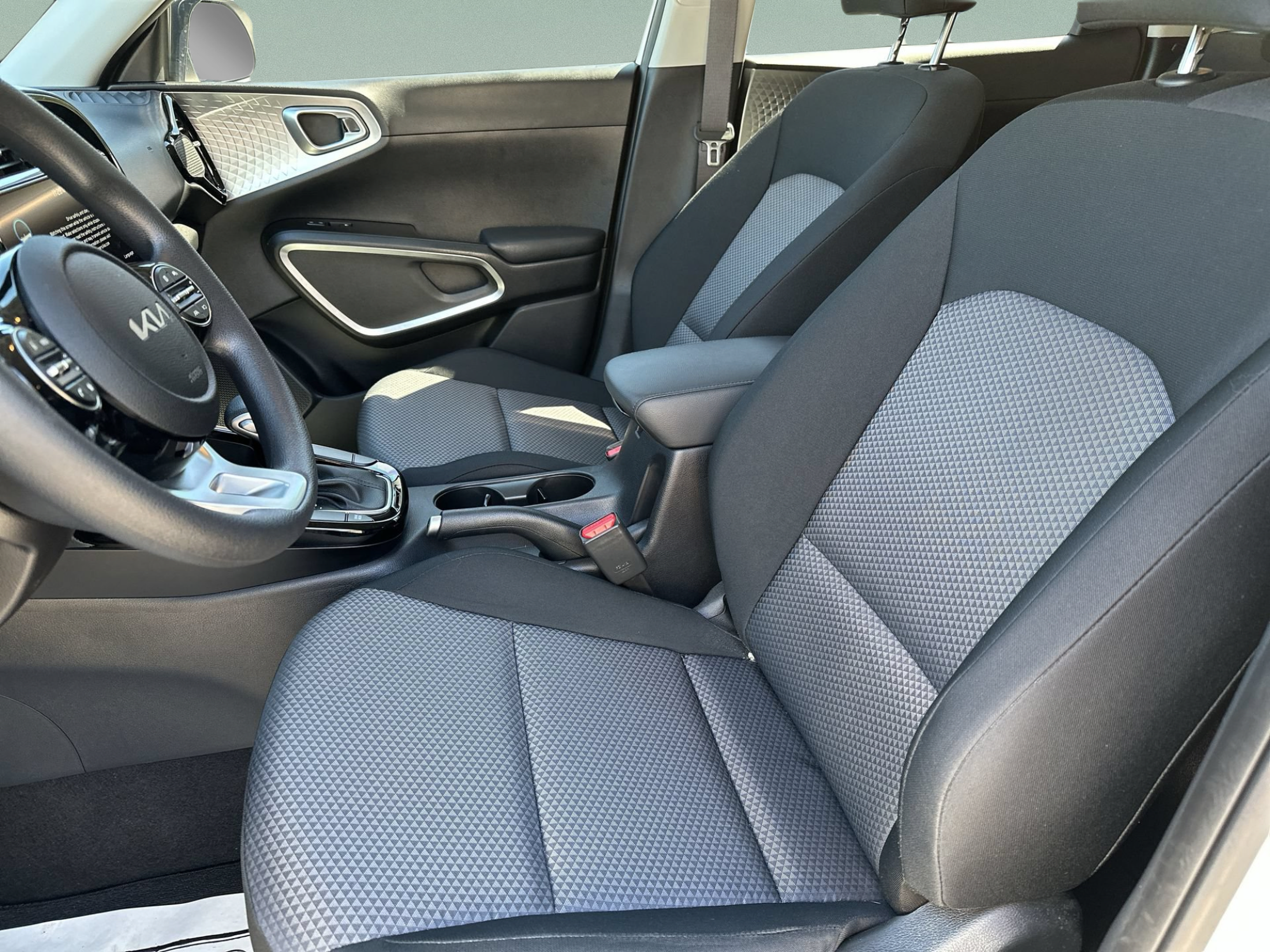 Used 2024 Kia Soul S FWD image 13