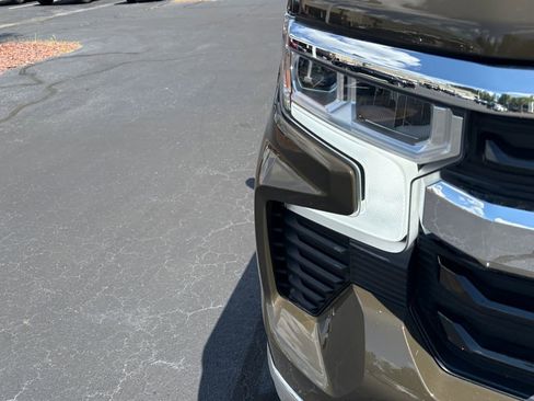 Used 2023 Chevrolet Silverado 1500 LT AWD/4WD image 26