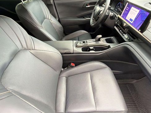Used 2023 Toyota Crown AWD/4WD image 34