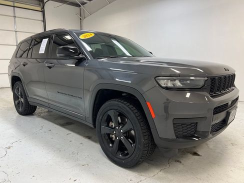 Used 2024 Jeep Grand Cherokee L Altitude AWD/4WD image 8