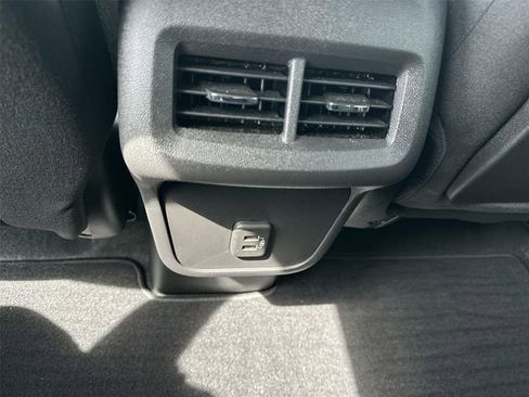 Used 2024 GMC Terrain SLE image 20