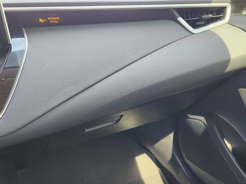 Used 2020 Toyota Corolla LE image 23