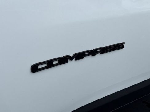 Used 2023 Jeep Compass Latitude w/ Convenience Group AWD/4WD image 30