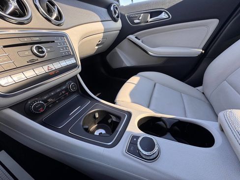 Used 2019 Mercedes-Benz GLA 250 4MATIC image 27