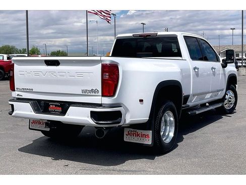 Used 2024 Chevrolet Silverado 3500 High Country w/ High Country Premium Package AWD/4WD image 15