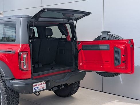 Used 2022 Ford Bronco Badlands w/ Sasquatch Package AWD/4WD image 5