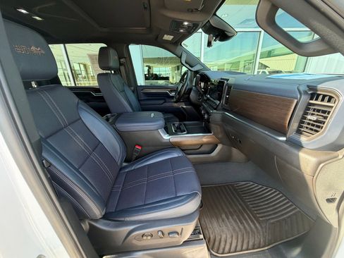 Used 2025 Chevrolet Silverado 3500 High Country w/ High Country Premium Package AWD/4WD image 38