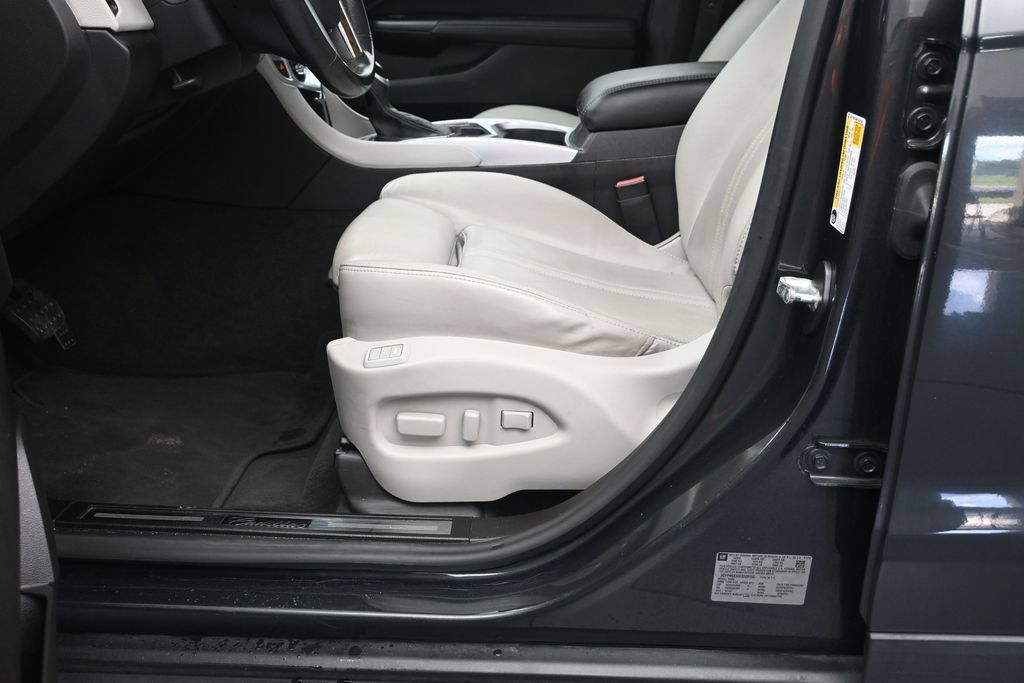 Used 2015 Cadillac SRX Performance w/ Trailering Package FWD image 21