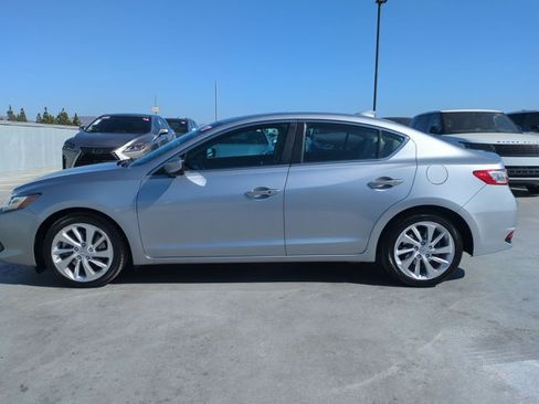 Used 2017 Acura ILX FWD image 9