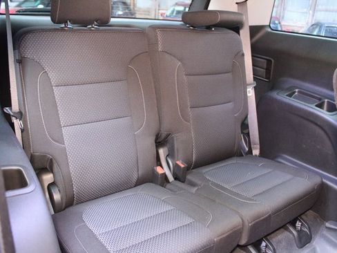 Used 2023 GMC Acadia SLE image 15