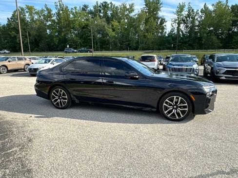 Used 2025 BMW 740i xDrive AWD/4WD image 19